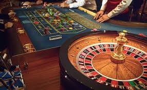 Meja roulette dan blackjack kasino woy9 dengan odds terbaik